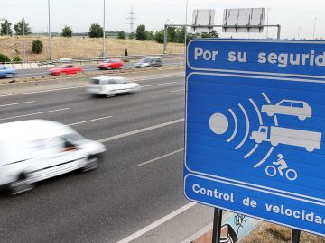 Se&ntilde;al de un radar de velocidad