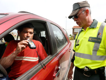 control-alcohol-dgt-guardia-civil-0617-01.jpg