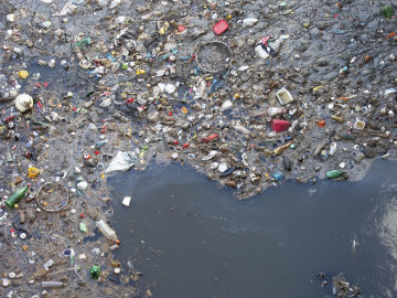 Imagen de archivo de una isla de plástico