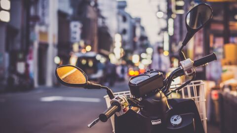 Moto en la ciudad