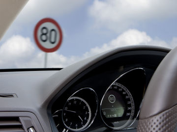 Se&ntilde;al l&iacute;mite de velocidad
