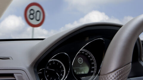 Señal límite de velocidad Señal límite de velocidad