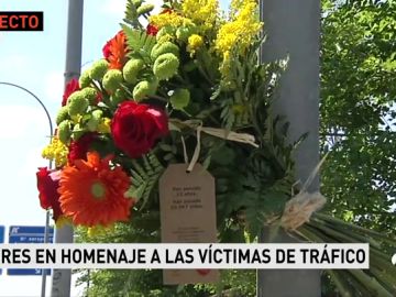 Ponle Freno coloca 17 ramos de flores en puntos negros, uno por cada comunidad aut&oacute;noma