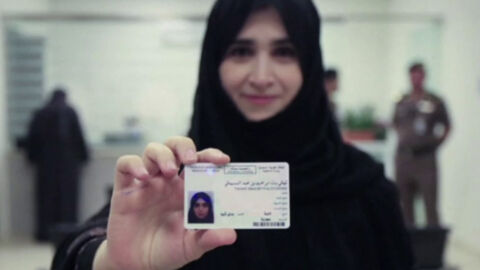 Arabia Saudí concede los diez primeros carnés de conducir a mujeres