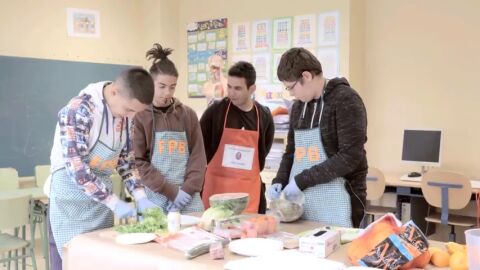 <p>Segundo premio de la VI edición de Coles Activos: IES Guadalquivir de Córdoba</p> <p>Segundo premio de la VI edición de Coles Activos: IES Guadalquivir de Córdoba</p>