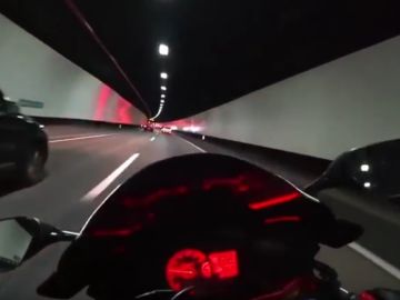 Detenido un motorista que se grab&oacute; circulando a m&aacute;s de 250 Kil&oacute;metros por hora
