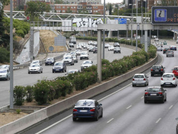 Tráfico de salida de Madrid por la A1. Tráfico de salida de Madrid por la A1.