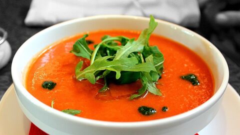 ¿Por qué tomar gazpacho es tan beneficioso para nuestro organismo? ES VERANO Y APETECE GAZPACHO