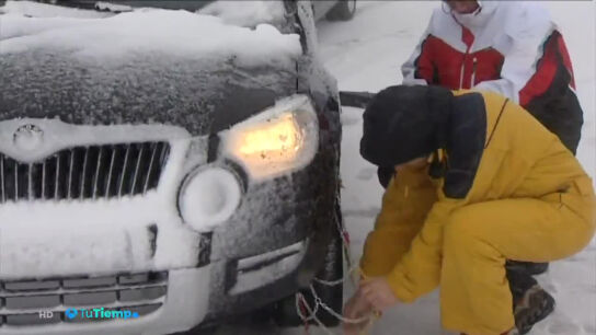 Tiempo de nieve, tiempo de cadenas para las ruedas del coche y otras soluciones