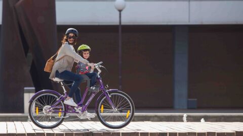 Sillita delantera para niños en la bici