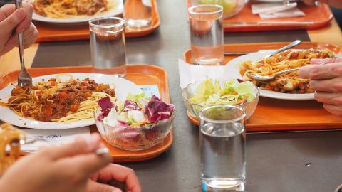 Imagen de un comedor escolar Imagen de un comedor escolar