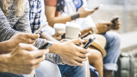 Las adicciones tecnológicas están catalogadas como adicciones "sin sustancia" y amenazan a jóvenes y adultos.