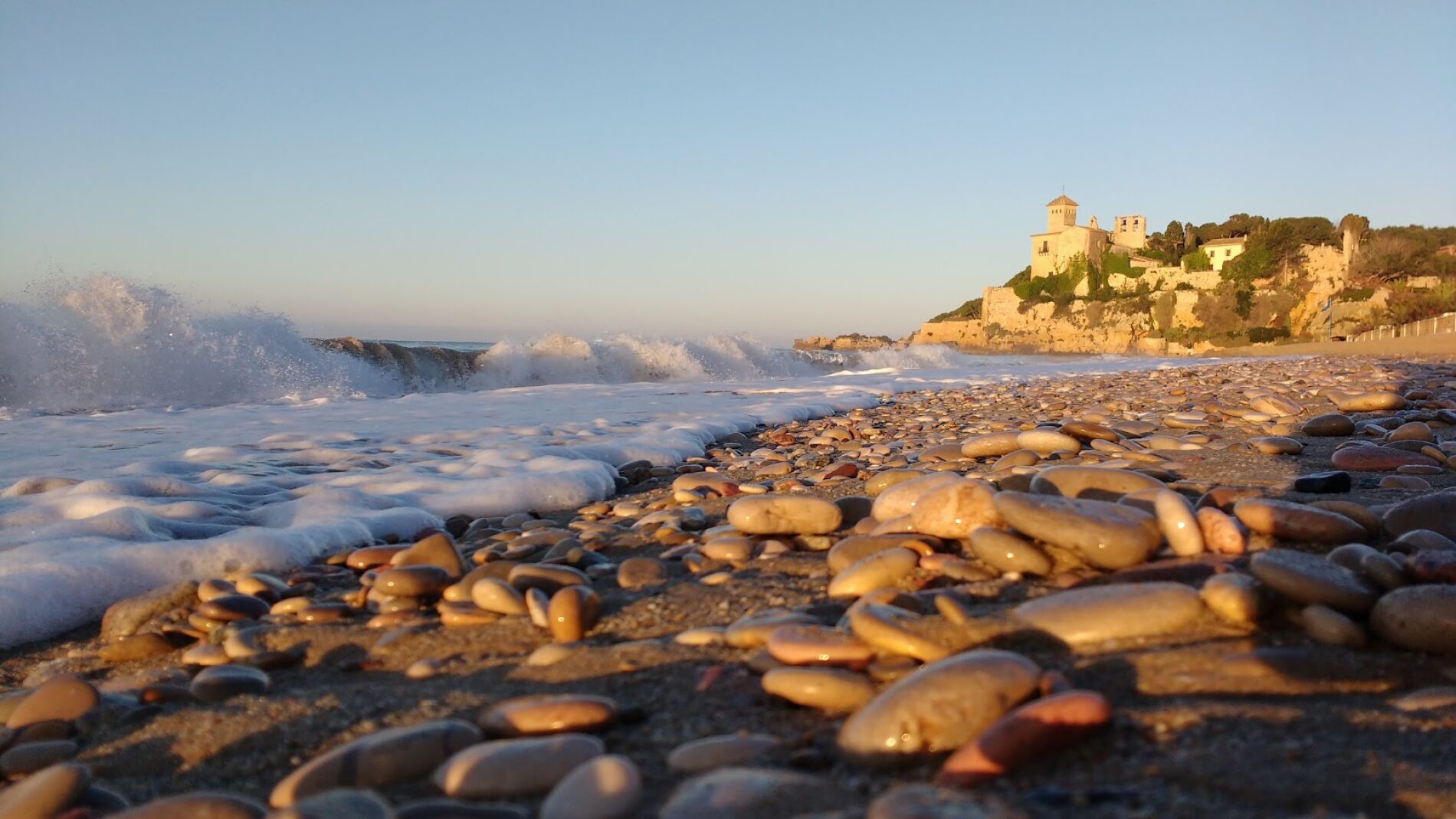 Mas de la mitad de los plasticos en el mar son fibras de ropa de la lavadora