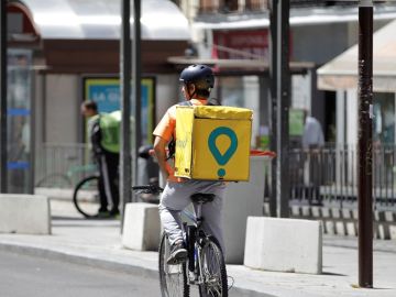 Imagen de un repartidor de Glovo Imagen de un repartidor de Glovo