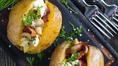 Come las patatas con piel Las patatas son un alimento fresco y natural
