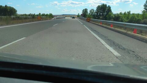 A-67 Autovía Cantabria-Meseta (entre los km 79 y 49, sentido Palencia) en estado absolutamente deplorable, sobre todo el carril derecho. Constantes baches, ondulaciones del asfalto y juntas de dilatación que son de todo menos eso... 