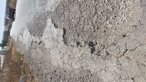 He tenido un accidente:reventón en una carretera secundaria Ma4100 Km 1 de la ciudad de Manacor 7500 Baleares.Solo puedo adjuntar una foto.