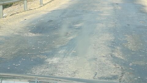 En el kilómetro 23 de la carretera P-953 hay un puente que conecta Fuentes de Nava 6 Autillo de Campos. El puente y los tramos adyacentes están en muy mal estado desde hace tiempo y se empeora cada día más ya que es el lugar transitario tanto para los vehículos de turismo como para las cosechadoras y tractores. La señal que avisa de firme en mal estado no resuelve el problema. 