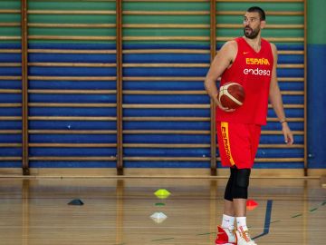 Marc Gasol se suma a la campaña contra el plástico de Greenpeace