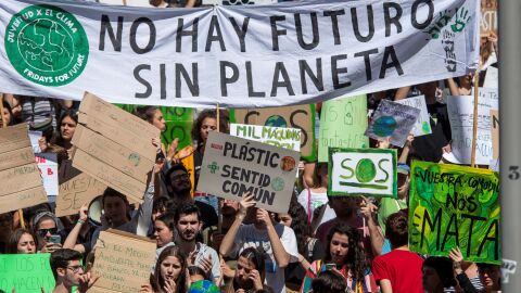 Miles de jóvenes se movilizan en el arranque de la huelga por el clima Miles de jóvenes se movilizan en el arranque de la huelga por el clima