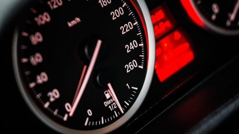 Velocímetro de un coche