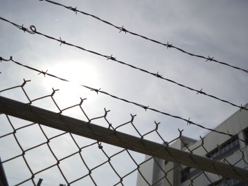 Rejas de una prisi&oacute;n