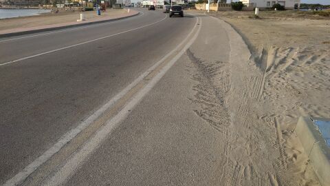 Carril bici en mal estado