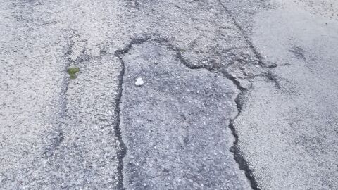 Denuncia recibida hoyos en carretera