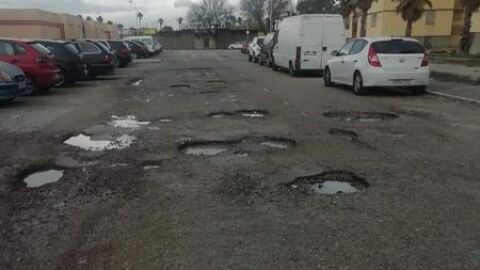 Peligrosos hoyos en carretera