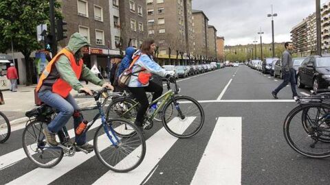 Carril bici en el paso de peatones