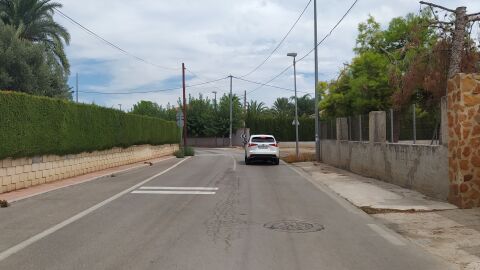 Se&ntilde;al que tapa la acera