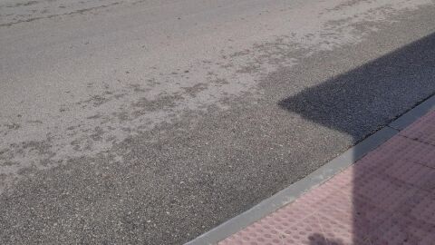 Denuncia recibida Falta paso de peatones y acera