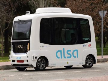 Primer autob&uacute;s aut&oacute;nomo 