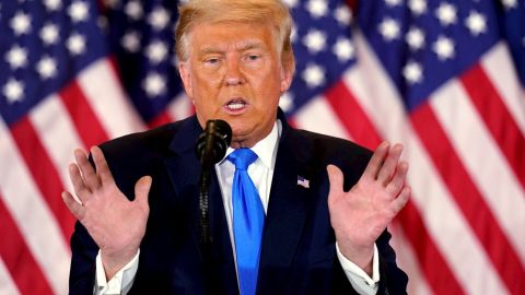 Donald Trump a punto de usar respirador cuando ingres&oacute; por coronavirus