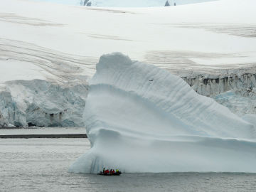 La fusion de los grandes icebergs es un paso clave en la evolucion de las epocas glaciares