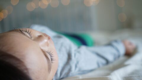 Ni&ntilde;o durmiendo