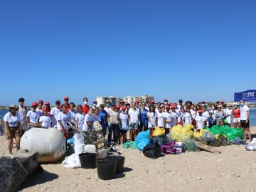 La Fundación Ecomar recoge más de 2 toneladas de residuos en Punta Umbría
