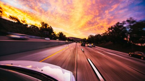 Conducir a mucha velocidad