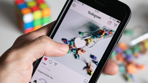 Una persona da 'me gusta' a su propia publicación en Instagram