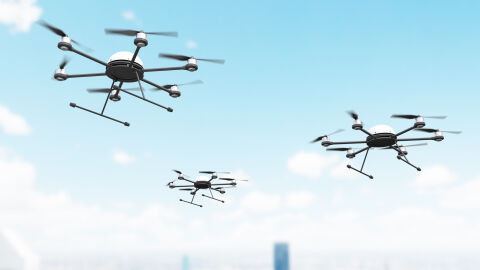 La legislación actual estipula la altura máxima de vuelo de los drones en menos de 150 metros