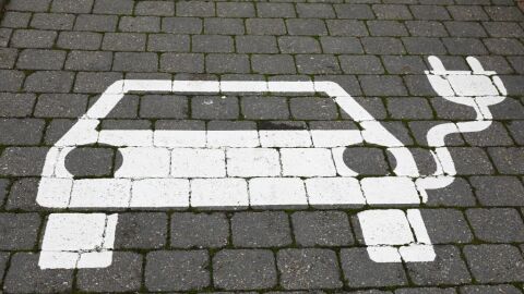 Plaza de apartamiento con recarga