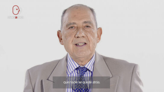 El jubilado Carlos San Juan es el protagonista de la nueva campa&ntilde;a de Atresmedia para abordar la brecha digital.