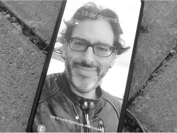 El autor del libro 'Cabezas Abajo', Javier Valero