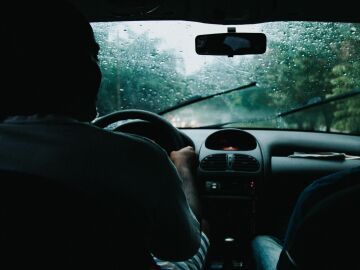 C&oacute;mo conducir si se desata una tormenta