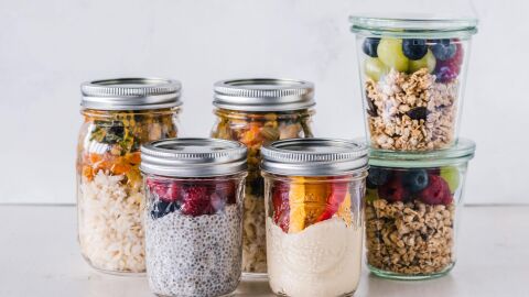 Recomiendan consumir alimentos con menos de 1,25 gramos de sal por cada 100 gramos o mililitros de producto Comida saludable para llevar a la playa