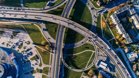 Nudo de autov&iacute;as desde un punto de vista cenital 