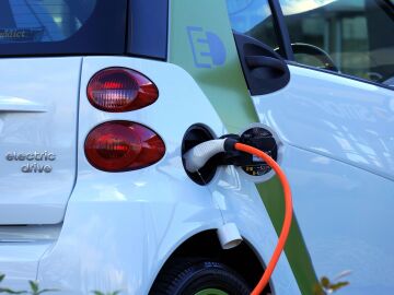 El Parlamento Europeo reclama cargadores para coches el&eacute;ctricos cada 60 kil&oacute;metros