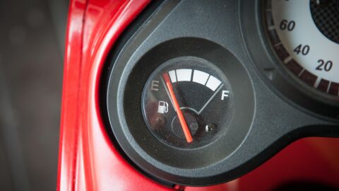 C&oacute;mo ahorrar combustible cuando conducimos