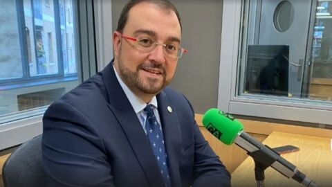 Adrián Barbón, presidente de Asturias, con Carlos Alsina en ‘Más de uno’: “El caso 'Mediador' abochorna y avergüenza al PSOE”