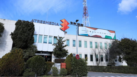 ATRESMEDIA completa 7 años como el grupo audiovisual líder en el consumo digital y ATRESplayer suma otro mes de liderazgo entre las plataformas ATRESMEDIA completa 7 años como el grupo audiovisual líder en el consumo digital y ATRESplayer suma otro mes de liderazgo entre las plataformas